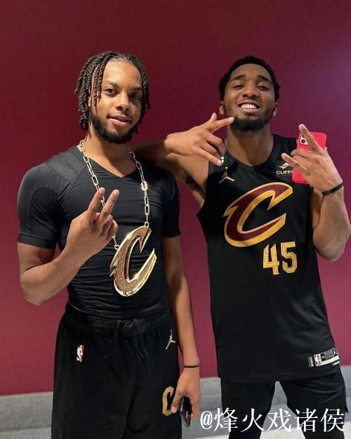 加兰39分骑士8连胜送雄鹿6连败 绿军大胜老鹰 加兰39分骑士8连胜送雄鹿6连败 绿军大胜老鹰