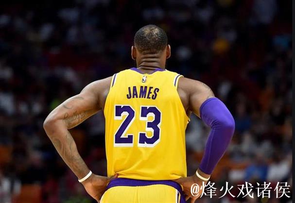 雷迪克公布湖人新赛季首发阵容：詹眉拉里八村