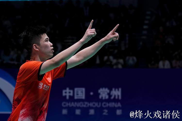 中国羽毛球大师赛 翁泓阳战胜小波波夫晋级决赛 中国羽毛球大师赛 翁泓阳战胜小波波夫晋级决赛